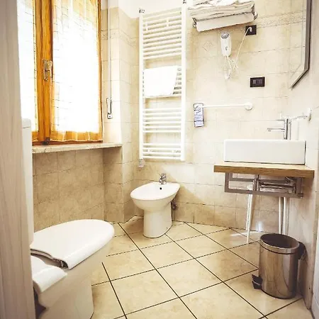 Отель Hotel City Кивассо