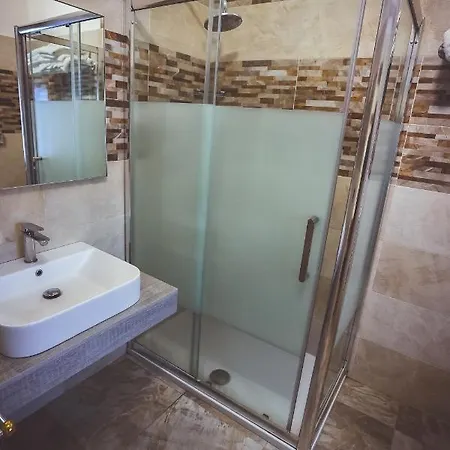 Hotel City 3*