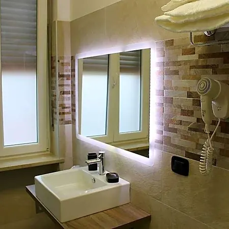 Hotel City 3*